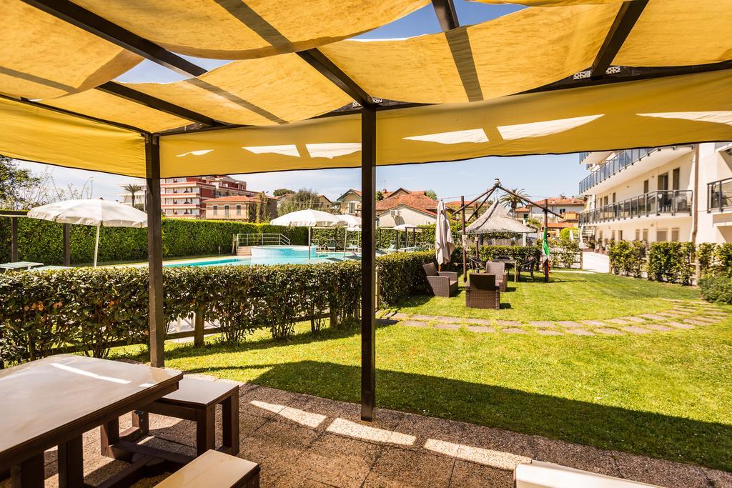 Hotel King Marina di Pietrasanta Exterior photo