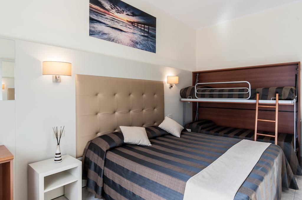 Hotel King Marina di Pietrasanta Exterior photo